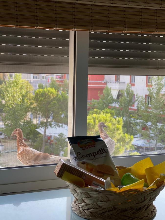 Sunkissed Centre Apartment Vlore Bagian luar foto