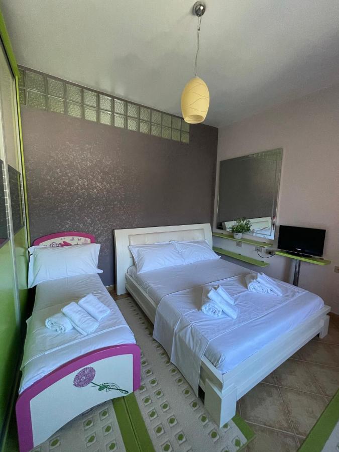 Sunkissed Centre Apartment Vlore Bagian luar foto