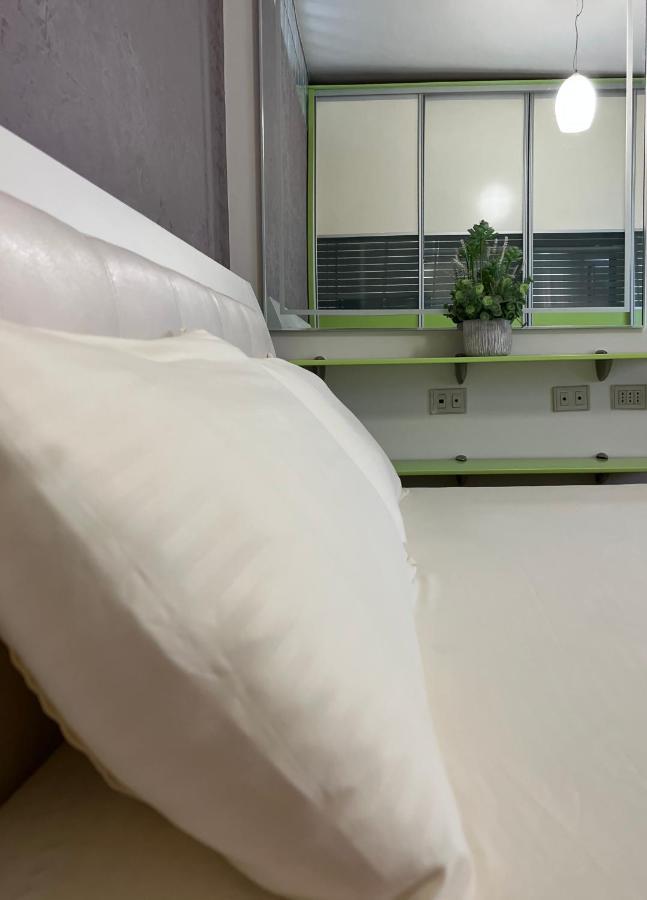 Sunkissed Centre Apartment Vlore Bagian luar foto