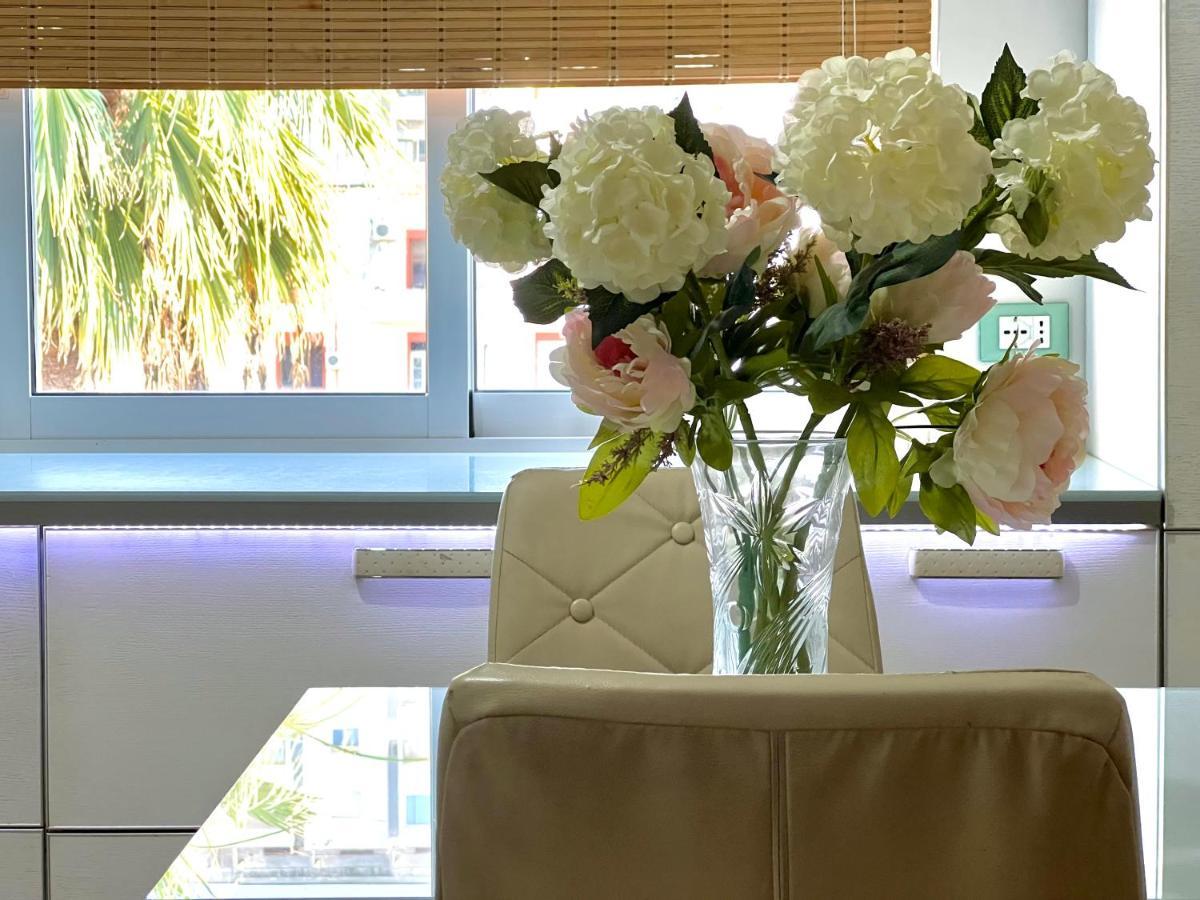 Sunkissed Centre Apartment Vlore Bagian luar foto