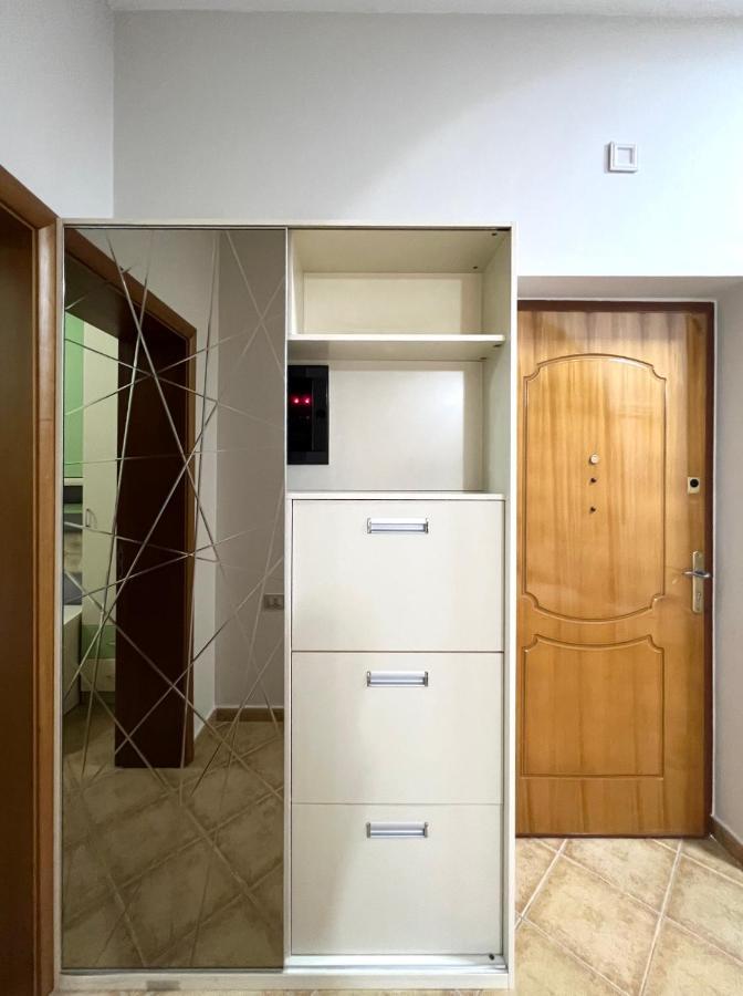 Sunkissed Centre Apartment Vlore Bagian luar foto