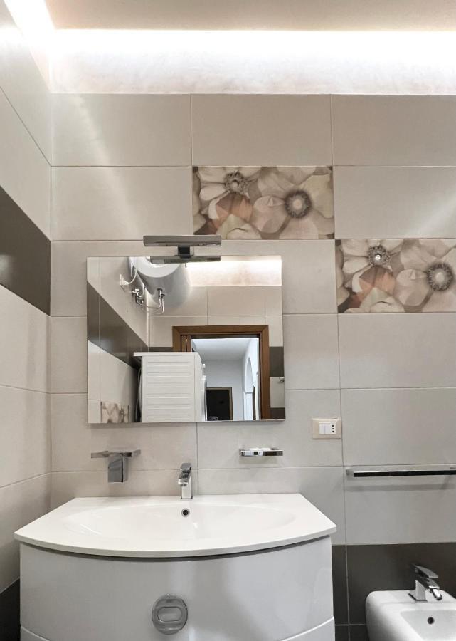 Sunkissed Centre Apartment Vlore Bagian luar foto